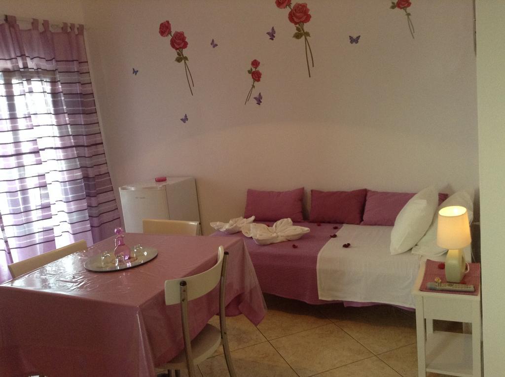 Nikoletta Rooms Páros Exterior foto